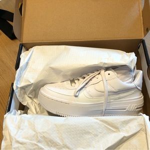 Nike Air Force 1 shadow leather platform sneakers, size 6. New. Still in the box
